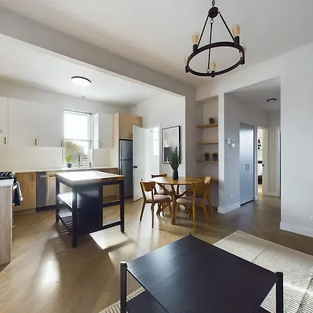 Zen Escape-Chicago'S Urban Oasis Villa