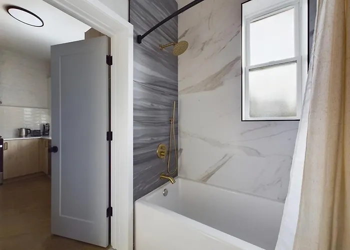 Holiday home Zen Escape-chicago's Urban Oasis *