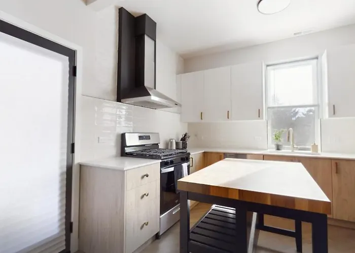 Holiday home Zen Escape-chicago's Urban Oasis *