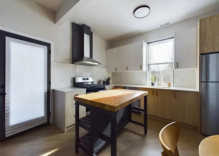 Holiday home Zen Escape-chicago's Urban Oasis *